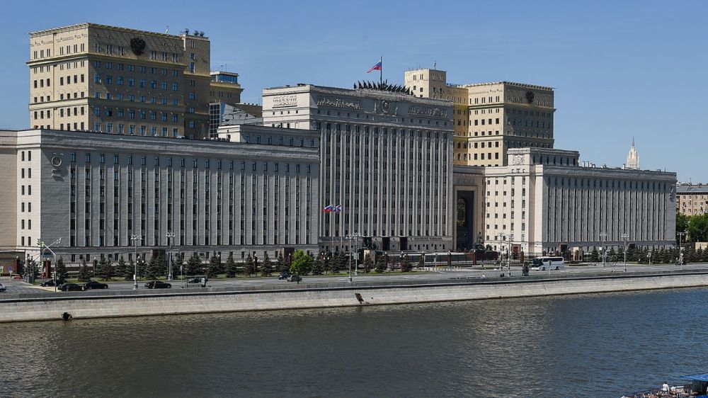 МО РФ: над Горловкой и Снежковкой ПВО РФ сбили два снаряда украинской системы «Смерч»