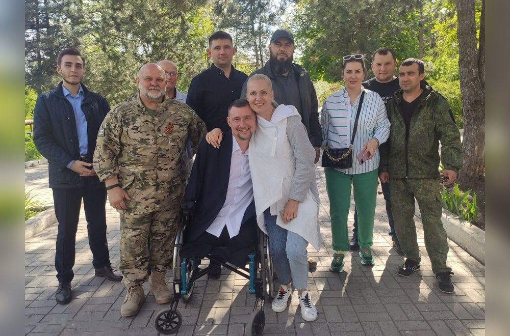 Депутаты Народного Совета доставили материалы для облагораживания детской площадки в детский тубдиспансер Ясиноватой