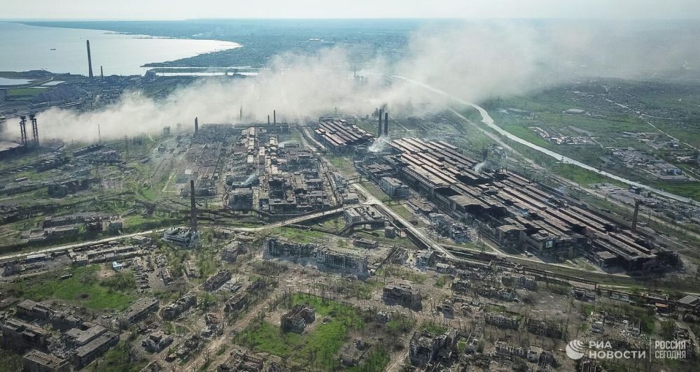 Штурма "Азовстали" в Мариуполе нет, заявил Песков