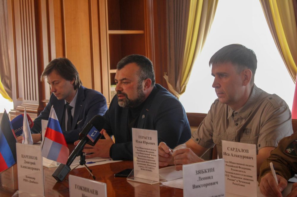 Состоялся круглый стол на тему военно-патриотического воспитания молодежи