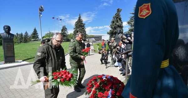 В Донецке почтили память Героя ДНР Олега Мамиева