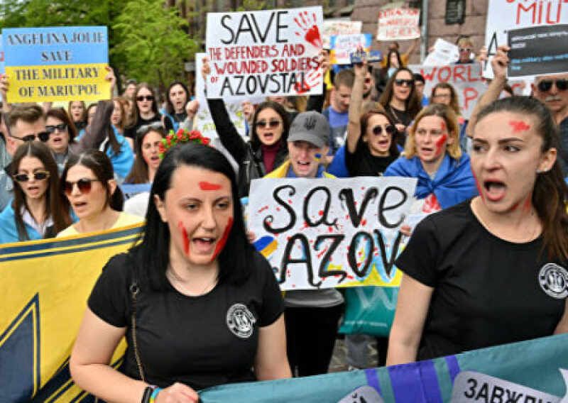 Российско-ополченское стремление к миру против украинского пиара на крови