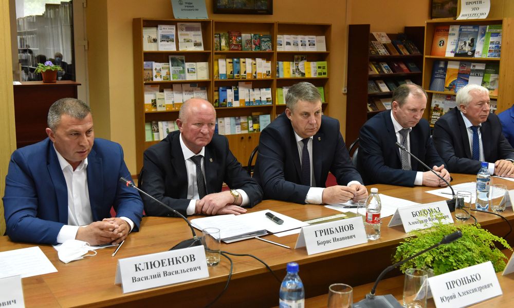 После посещения Брянской области огонь в глазах загорелся — Артем Крамаренко подвел итоги рабочей поездки в российский регион