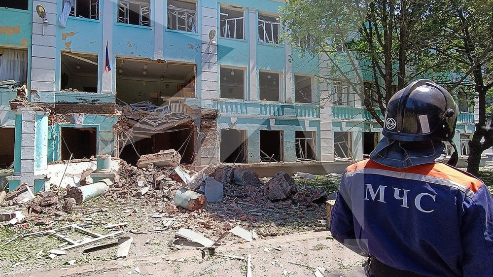 Американские пушки бьют по школам Донецка