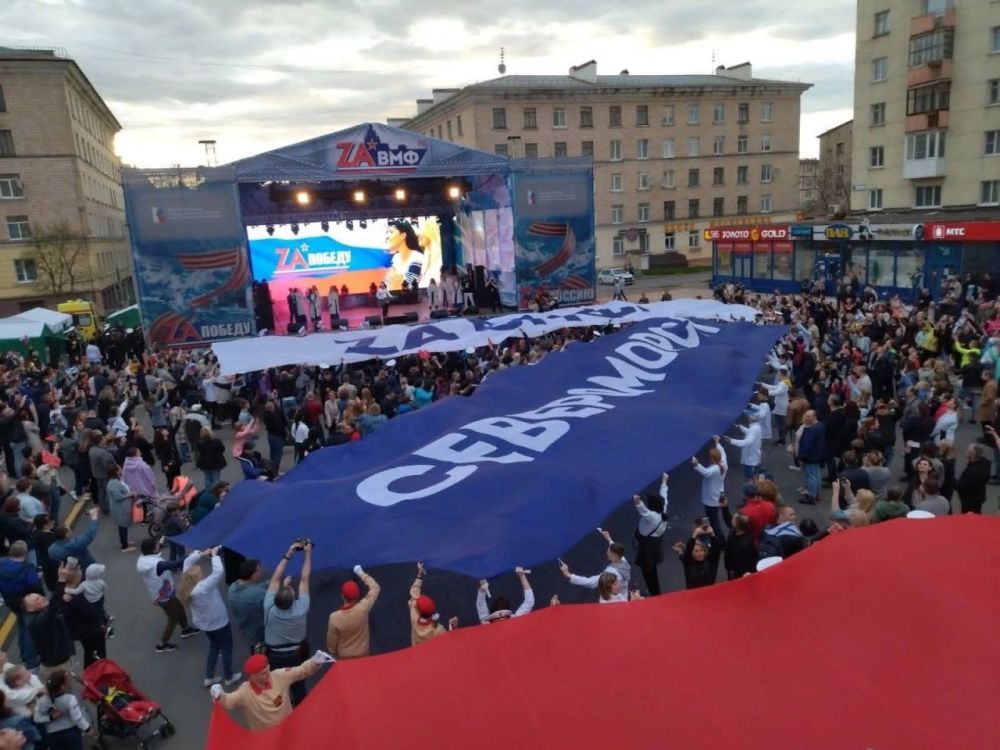 Песня "Донбасс за нами" прозвучала на заключительном концерте "Zа ВМФ!"