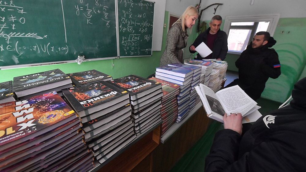 Для освобожденных территорий Украины напишут новые учебники истории