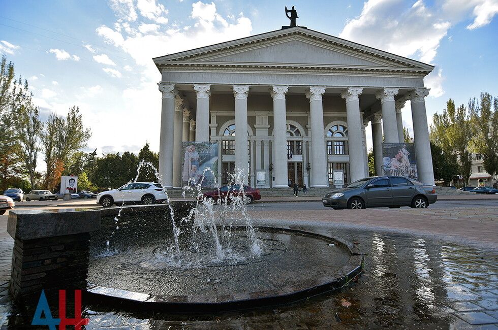 Артист Донецкой муздрамы в День России получил гран-при конкурса патриотической песни в Пятигорске