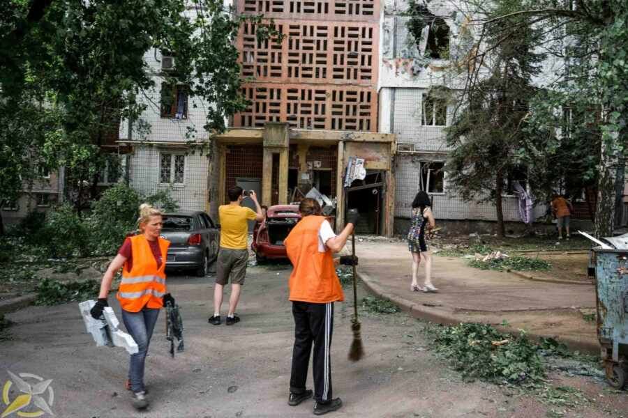 Как донбассовцы выживают девятый год войны