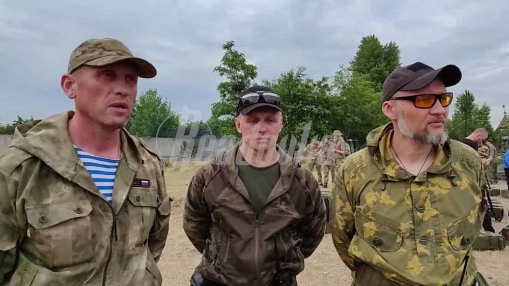 «Посмотреть все своими глазами» — земляки легендарного комбата ДНР Арсена «Моторолы» Павлова из Ухты приехали с гуманитарным грузом в Донецк