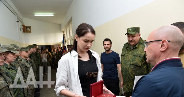 Кириенко вручил орден Мужества вдове Моторолы