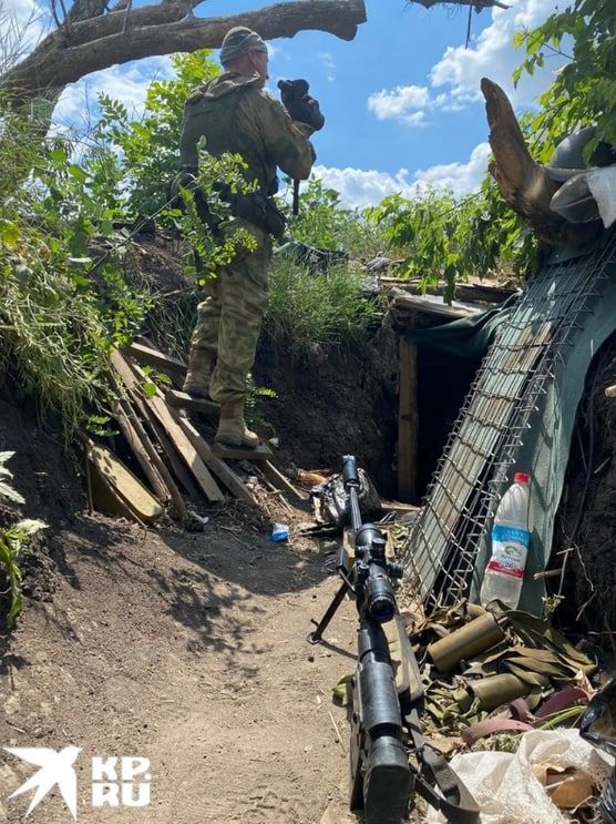 Окопы на передовой под Донецком – исследовал военкор "КП" Дмитрий Стешин