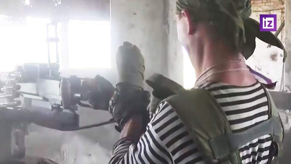 Военкор «Известий» побывал на позиции батальона ДНР «Русь» под Песками