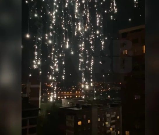 Над Донецком пошел "огненный дождь"