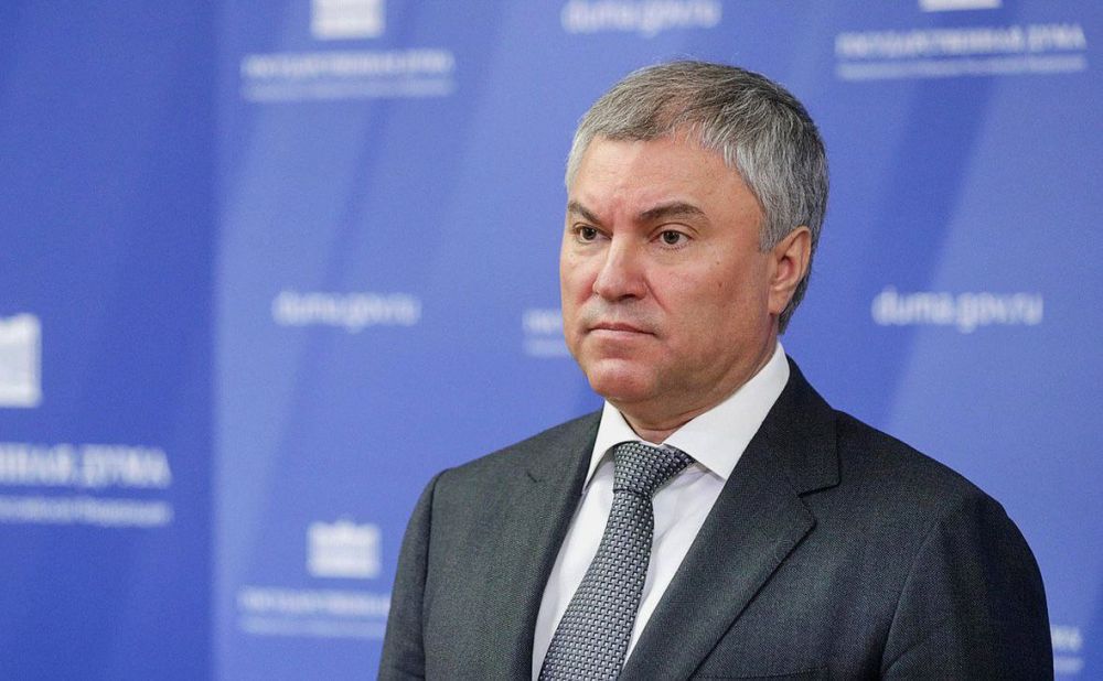 Депутаты Госдумы предложили установить в РФ День памяти жертв войны в Донбассе, палата может рассмотреть инициативу в ходе осенней сессии, сообщил Председатель Госдумы Вячеслав Володин