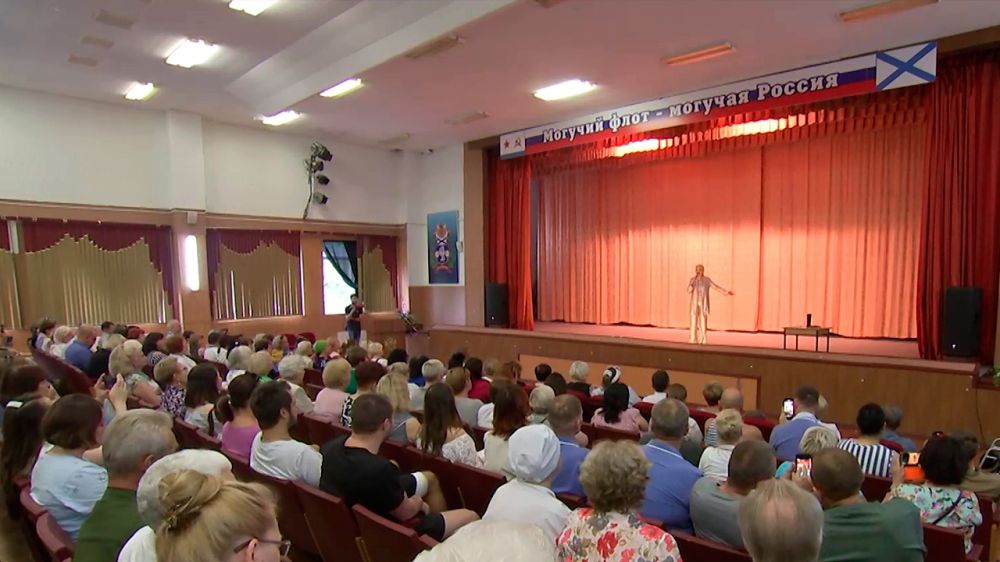 Лариса Долина выступила с концертом в госпитале Бурденко перед участниками СВО