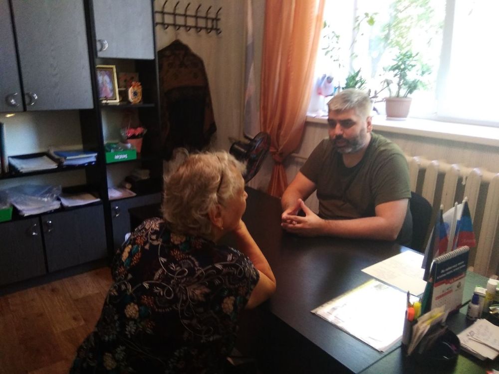 Личный прием граждан. Сегодня, 9 августа, в Общественной приемной Председателя Общественного Движения "Донецкая Республика" Пушилина Д.В. прошел личный прием граждан, который провел депутат НС ДНР Алексей Дорофеев