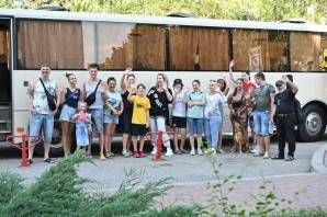 Группа Донецкой муздрамы выехала на репетиции в Приазовье