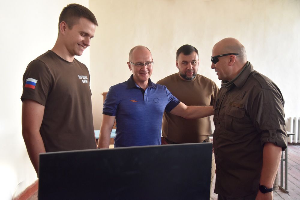 «Все для Победы»: Денис Пушилин и Сергей Кириенко посетили центр беспилотных систем им. Владимира Жоги