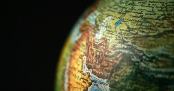 Медведев считает, что референдумы в Донбассе положат начало геополитической трансформации