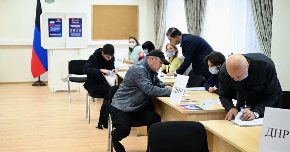 Абсолютное большинство жителей Донбасса готовы стать частью России