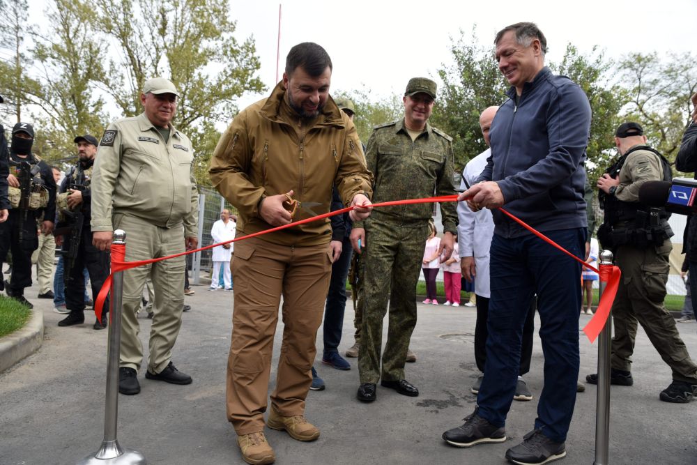 Денис Пушилин, Марат Хуснуллин и Тимур Иванов открыли Многофункциональный медицинский центр в Мариуполе