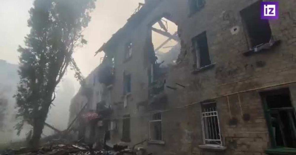 Ракета ударила по дому: кадры последствий обстрела Херсона ВСУ