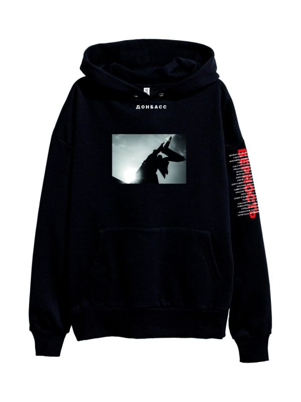 Денис Григорюк: Вместе с @sshadesign сделали вот такие толстовки