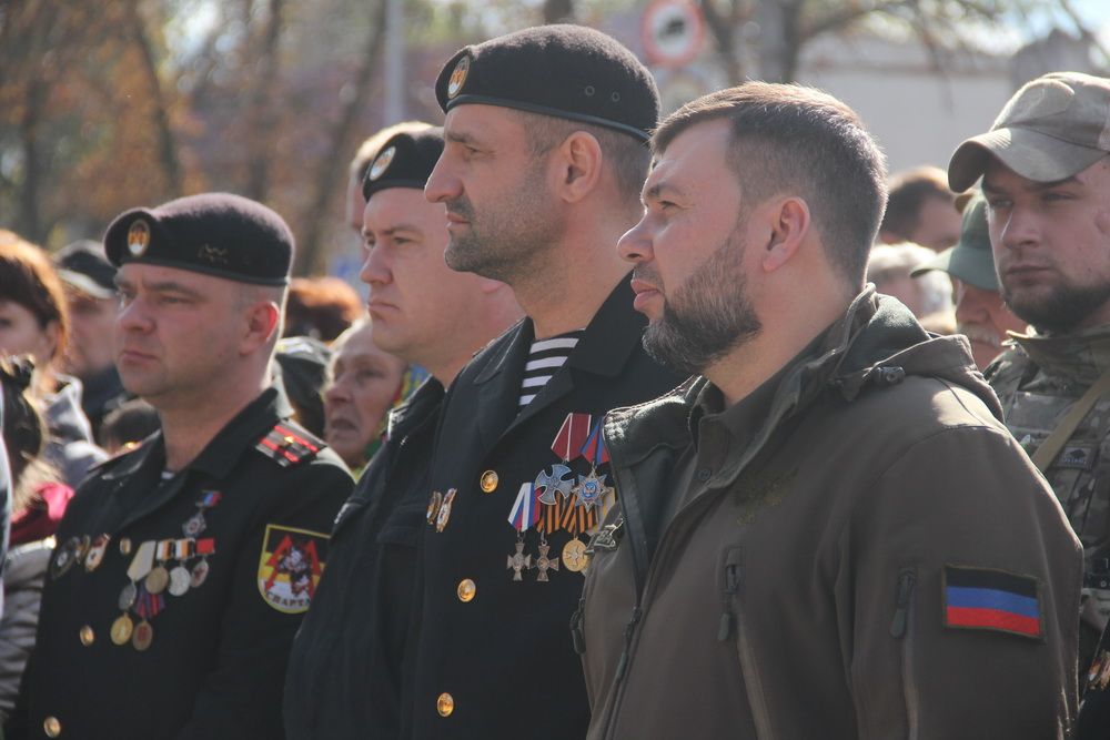 Денис Пушилин принял участие в открытии памятника Владимиру Жоге в Волновахе