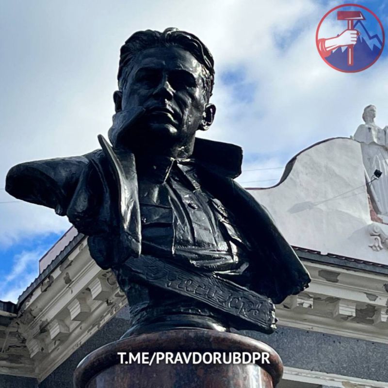 Захар Прилепин: В Донецке открыли отличный памятник Павлу Судоплатову