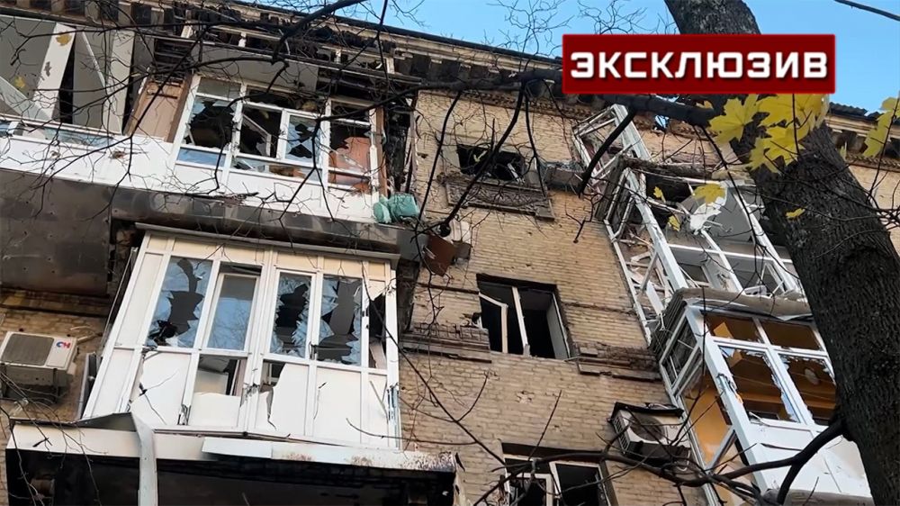 «Осколки выбили асфальт»: кадры последствий обстрела ВСУ центра Донецка