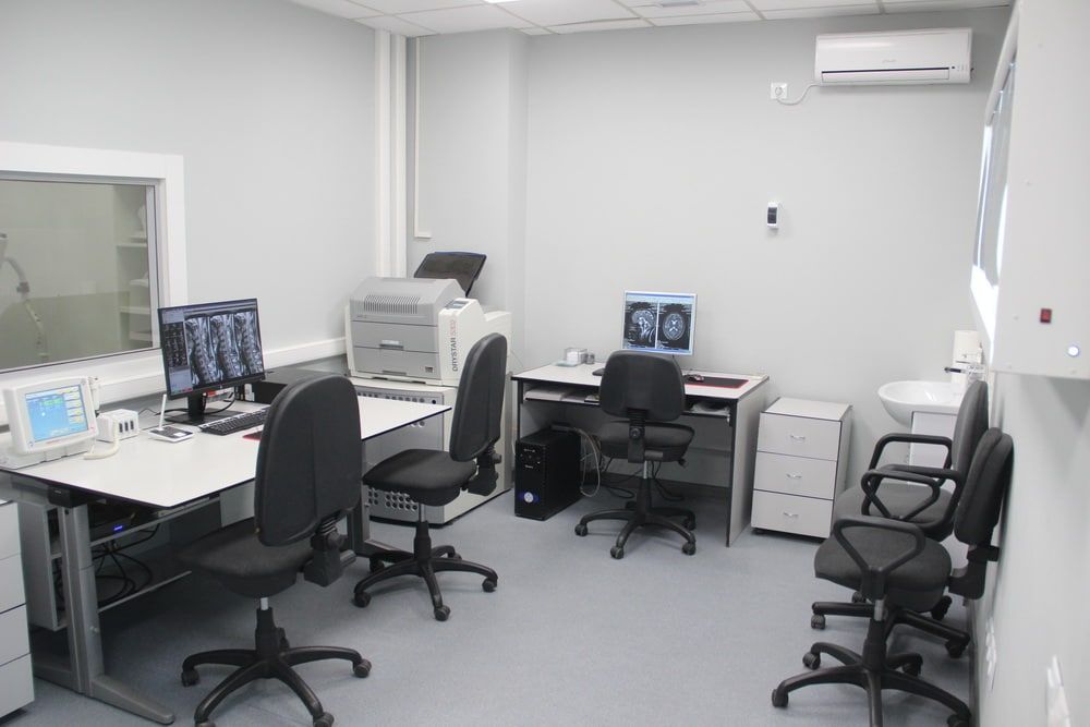 Российские специалисты восстановили более 30 медучреждений в ДНР и ЛНР