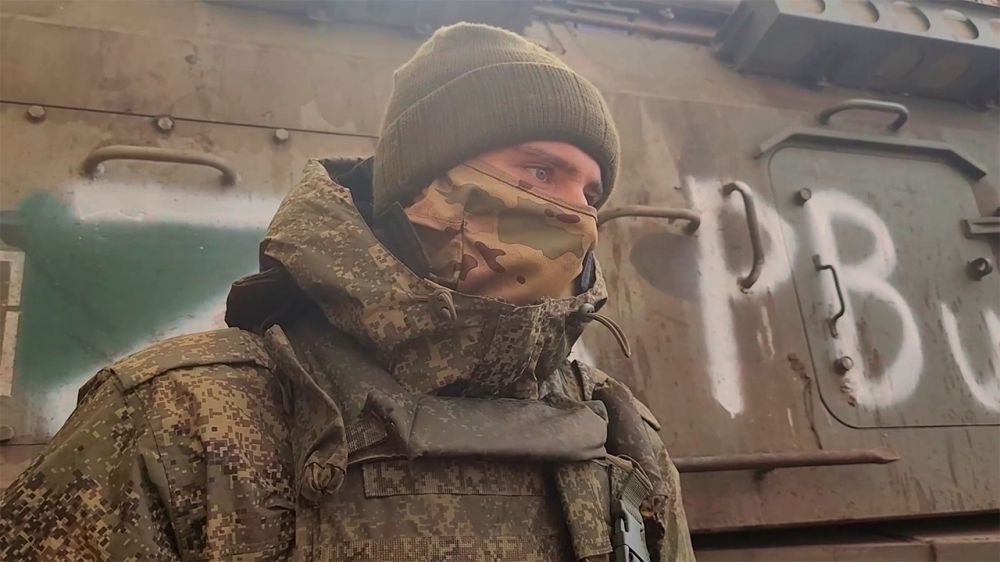 «Попадаем в яблочко»: наводчик САУ «Мста-С» рассказ об уничтожении позиций националистов