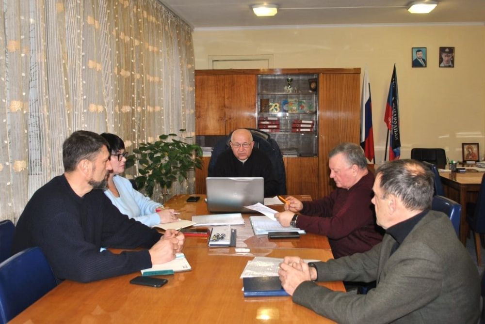 Наталья Бегуненко: В администрации Петровского района города Донецка прошло еженедельное аппаратное совещание в формате видеоконференции