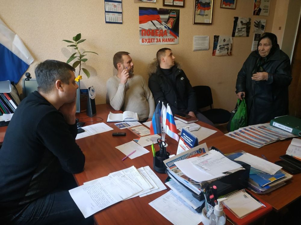 Василий Ткачук: Провёл приём граждан в общественной приемной Председателя Общественного Движения «Донецкая Республика» Дениса Пушилина местного отделения Калининского района города Донецка