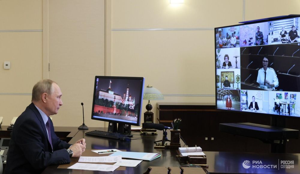 Путину сообщат, что житель Донецка покинул встречу с ним из-за обстрела