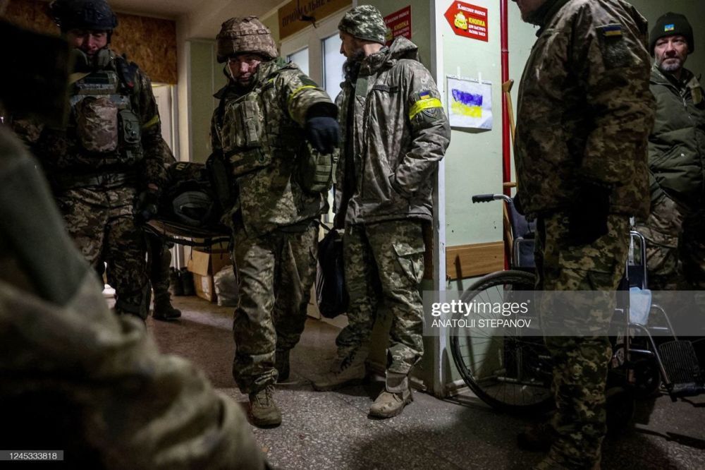 Пока Михаил Подоляк рассуждает бредит, когда ВСУ смогут зайти в Донецк, украинская армия исчезает в мясорубке под Артемовском