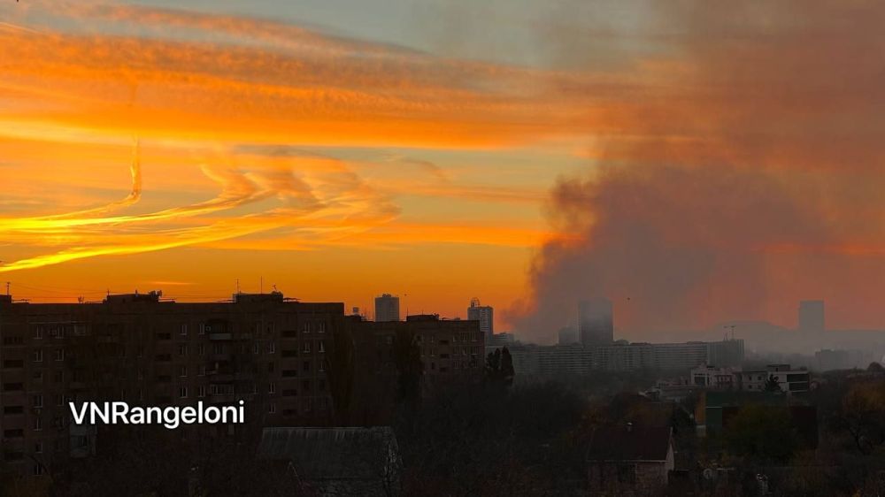 Денис Григорюк: Этот снимок, который сделал Витторио Ранджелони после удара по зданию управления Донецкой ЖД, красноречиво показывает состояние, в котором сейчас находится Донецк