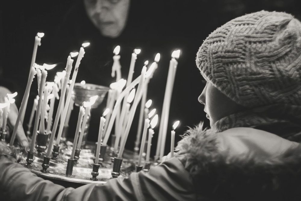 Денис Григорюк: В Донецке догорает книжный и радио рынок "Маяк"