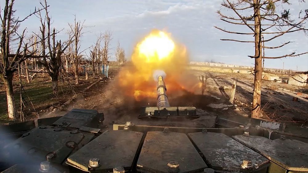 Грохот танков, разрывы снарядов: как наши бойцы теснят противника на Донецком направлении