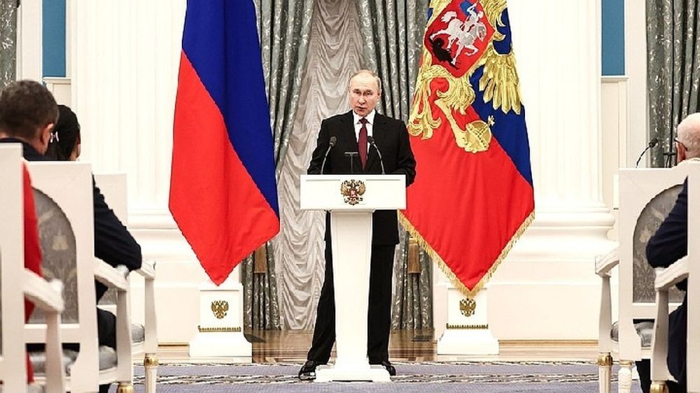 В Кремле вручили Денису Пушилину и Леониду Пасечнику ордена «За заслуги перед Отечеством» высшей степени