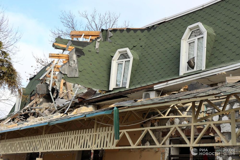 Рогозин сообщил о гибели помощника при обстреле гостиницы в Донецке