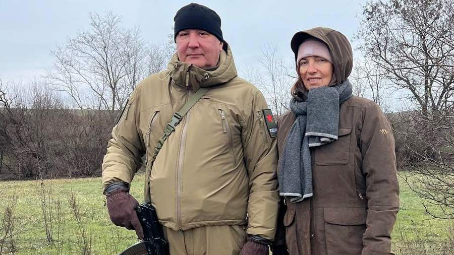 Жена Рогозина опровергла информацию о тяжелой контузии