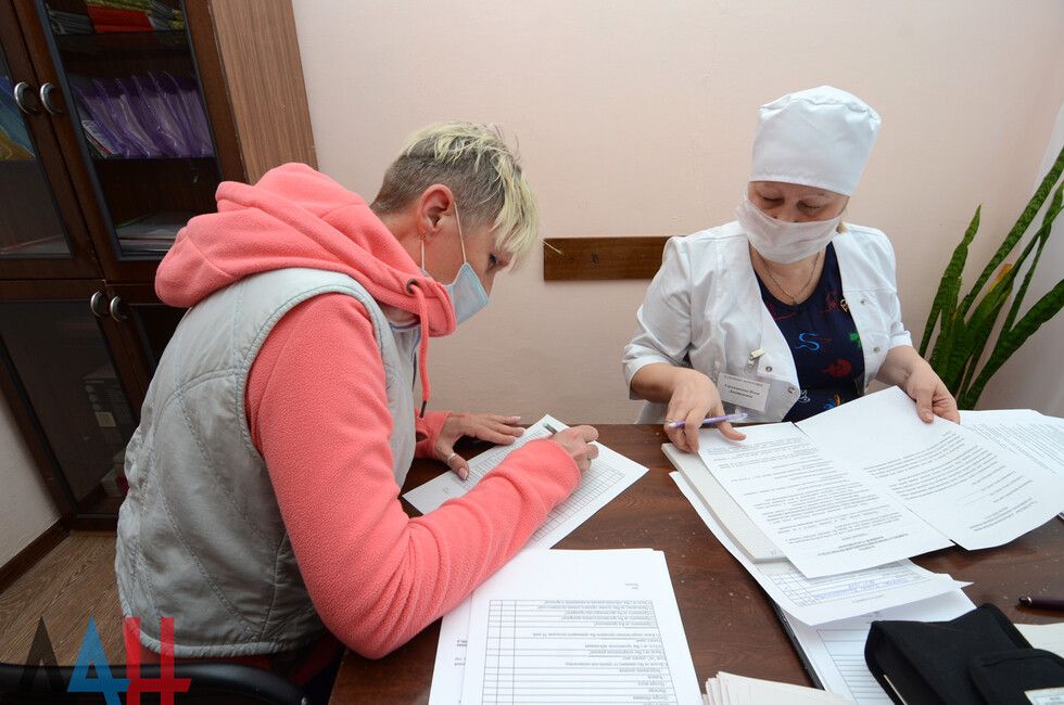 Внедрение ОМС, медосмотры, бесплатные лекарства. В ДНР озвучены планы здравоохранения на 2023 год