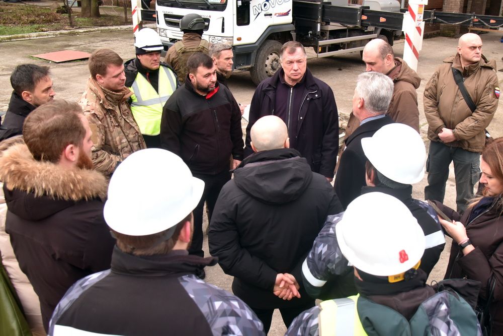 Марат Хуснуллин и Денис Пушилин посетили ряд объектов восстановления в Мариуполе