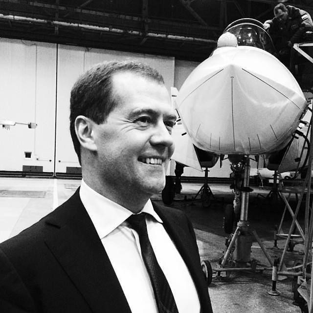 Дмитрий Медведев:. Украинцам была протянута рука христианского милосердия на Великий Праздник. Их руководители её отвергли....