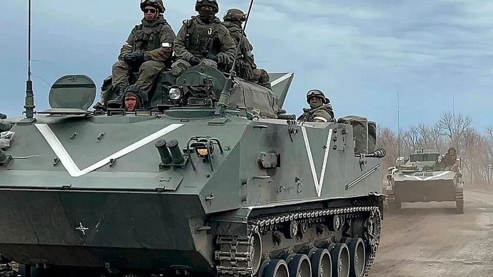 РИА Новости: танкисты и десантники уверенно продвигаются на Сватовском направлении
