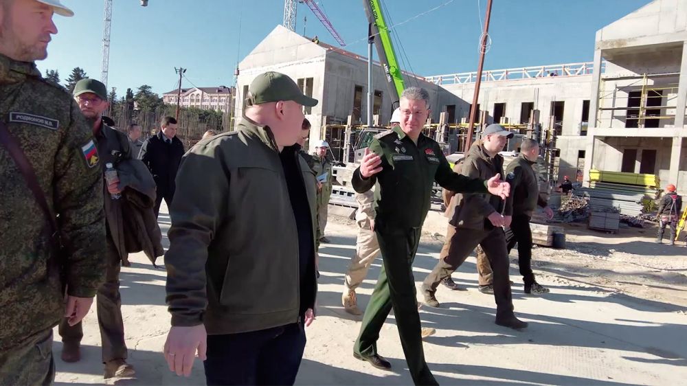 Тимур Иванов проинспектировал крупнейшие стройплощадки МО РФ в Донбассе и Крыму