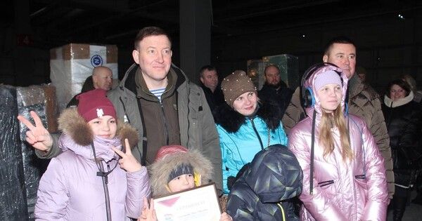 Турчак передал жителям Мариуполя первые сертификаты на мебель и бытовую технику