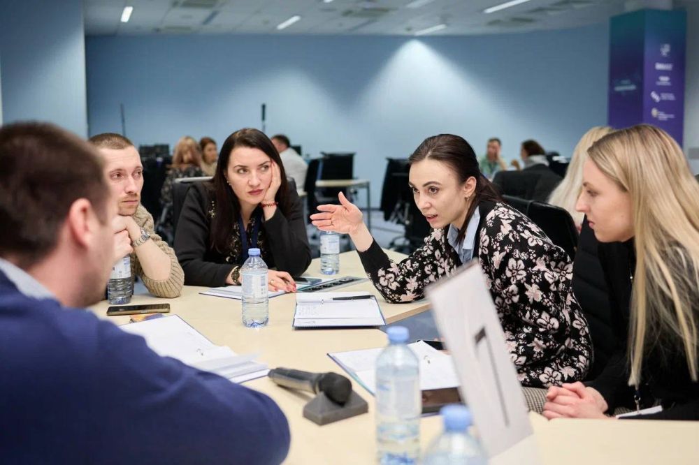 Виктория Мельникова: Друзья, в эти дни контента мало, занимаюсь одним важным делом…