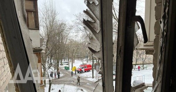 Не менее двух жилых домов и автозаправка повреждены в Донецке украинским обстрелом